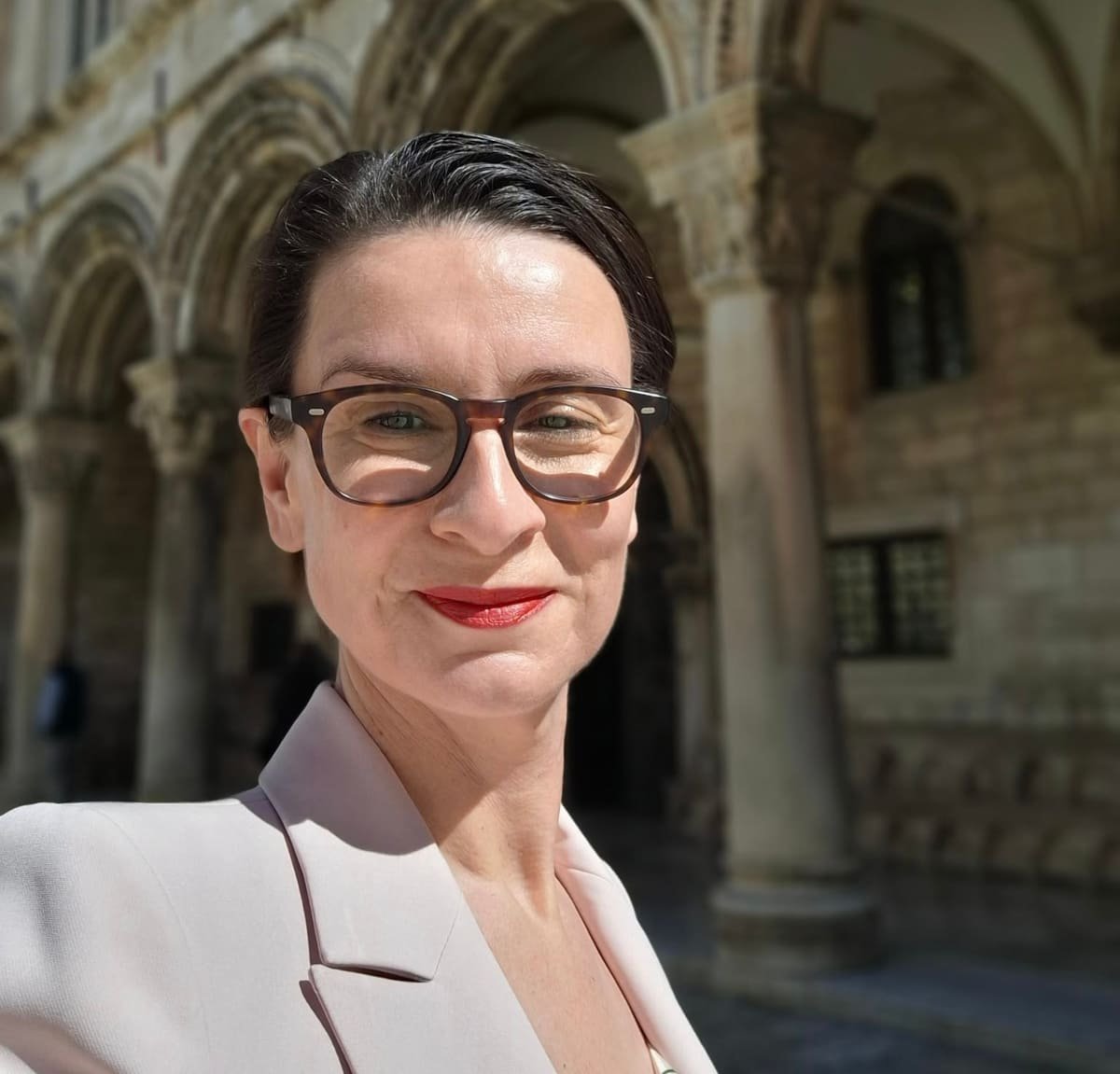 Video / VIKTORIJA KNEŽEVIĆ: JA SAM PROTIV ZABRANE APARTMANA I GLASALA SAM U SABORU PROTIV TIH ZAKONA