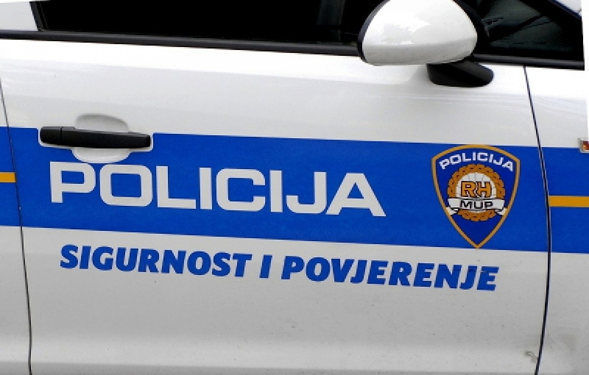 Troje Albanaca nezakonito prešli granicu, uhvaćeni na trajektnom pristaništu u Trpnju
