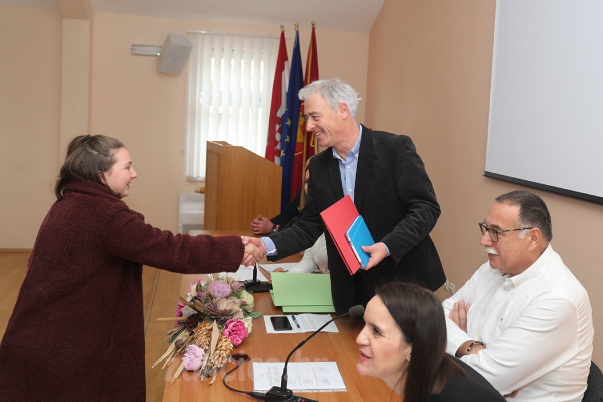 Općina Župa dubrovačka raspisala natječaj za dodjelu stipendija učenicima i studentima
