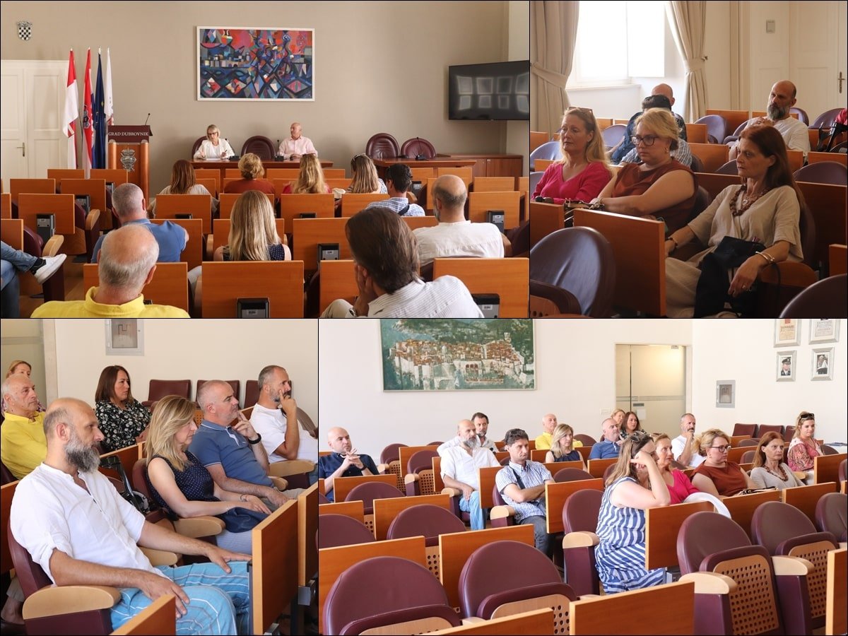 Sastanak u gradskoj upravi: vodiči nemaju ništa protiv korištenja audio uređaja za veće grupe