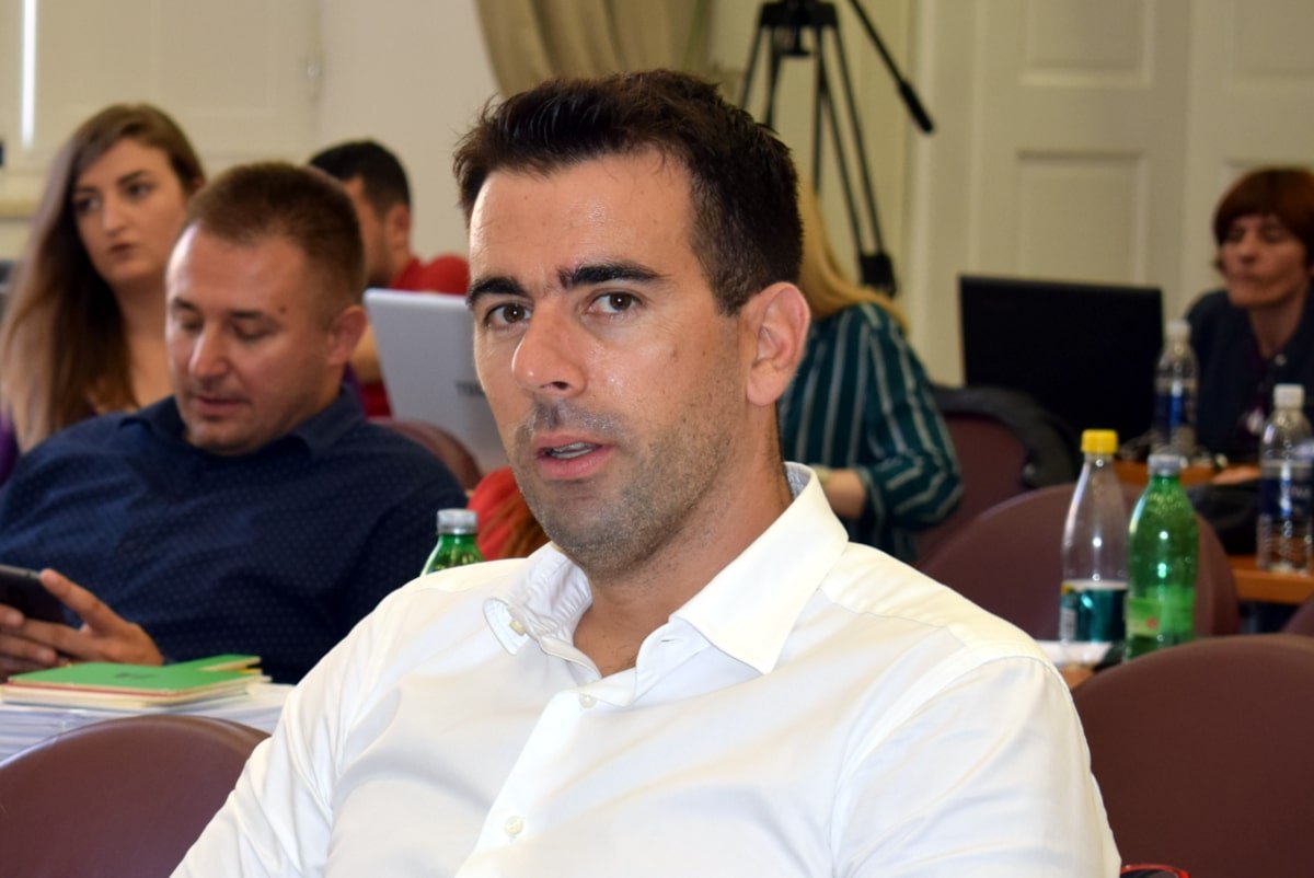 VIDEO / Raguž: Puno psihijatra, psihologa, stručnjaka, a djeca nikad gora, mogu radit što god hoće, učitelj ne smije napravit ništa