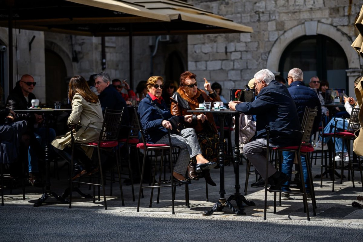 SJEDNICA GRADSKOG VIJEĆA: SJG OD SDP-A TRAŽI DA UKINE NAJAM NA 60 POSTO JAVNIH POVRŠINA