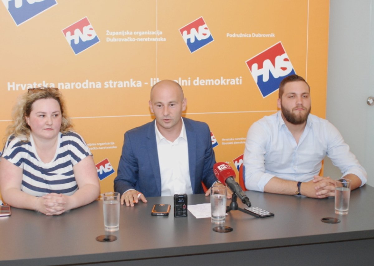 Ilenia Hadžimahović i Anes Avdić: SDAH nije predstavnik Bošnjaka u Gradu, neka građani glasaju svojom glavom!