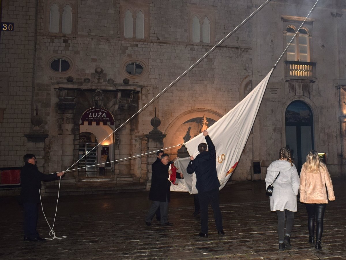 Ususret Festi: Proba dizanja barjaka