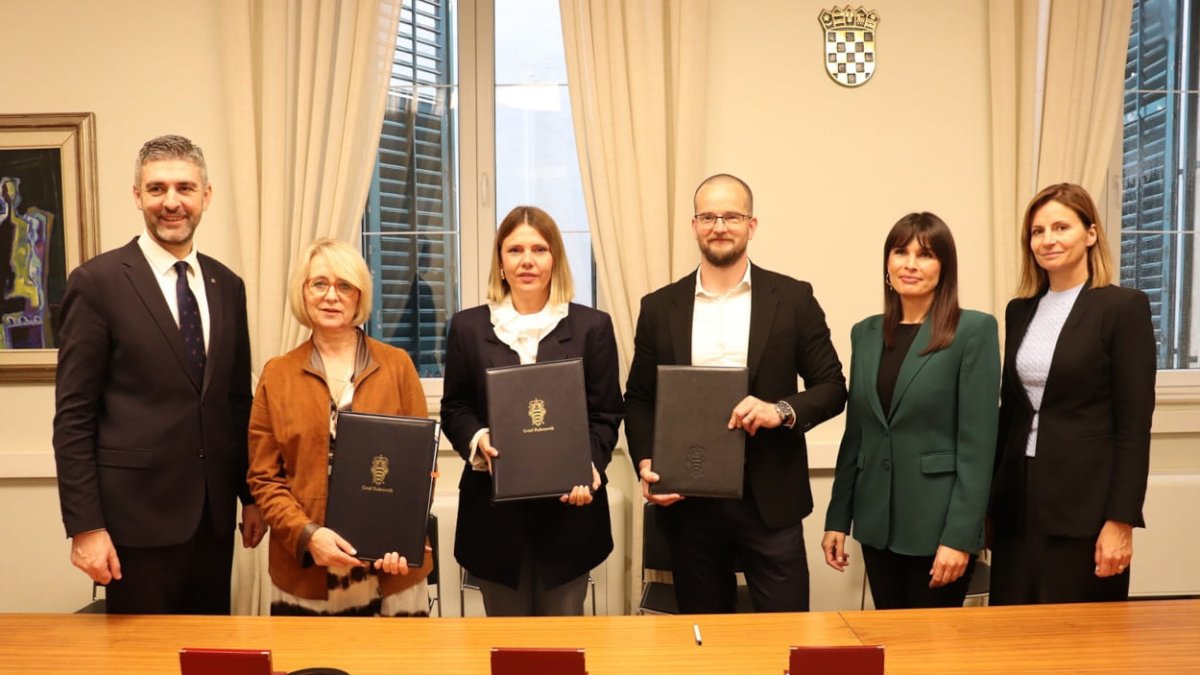 3,36 MILIJUNA EURA BESPOVRATNIH SREDSTAVA LIBERTASU ZA ELEKTRIFIKACIJU VOZNOG PARKA