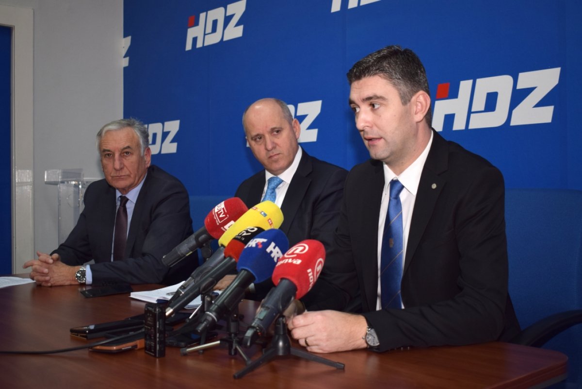 „Pressica” HDZ - a uz predsjedničke izbore, Franković:  Za vrijeme Mesića i Josipovića bavili smo se „politikom regiona”