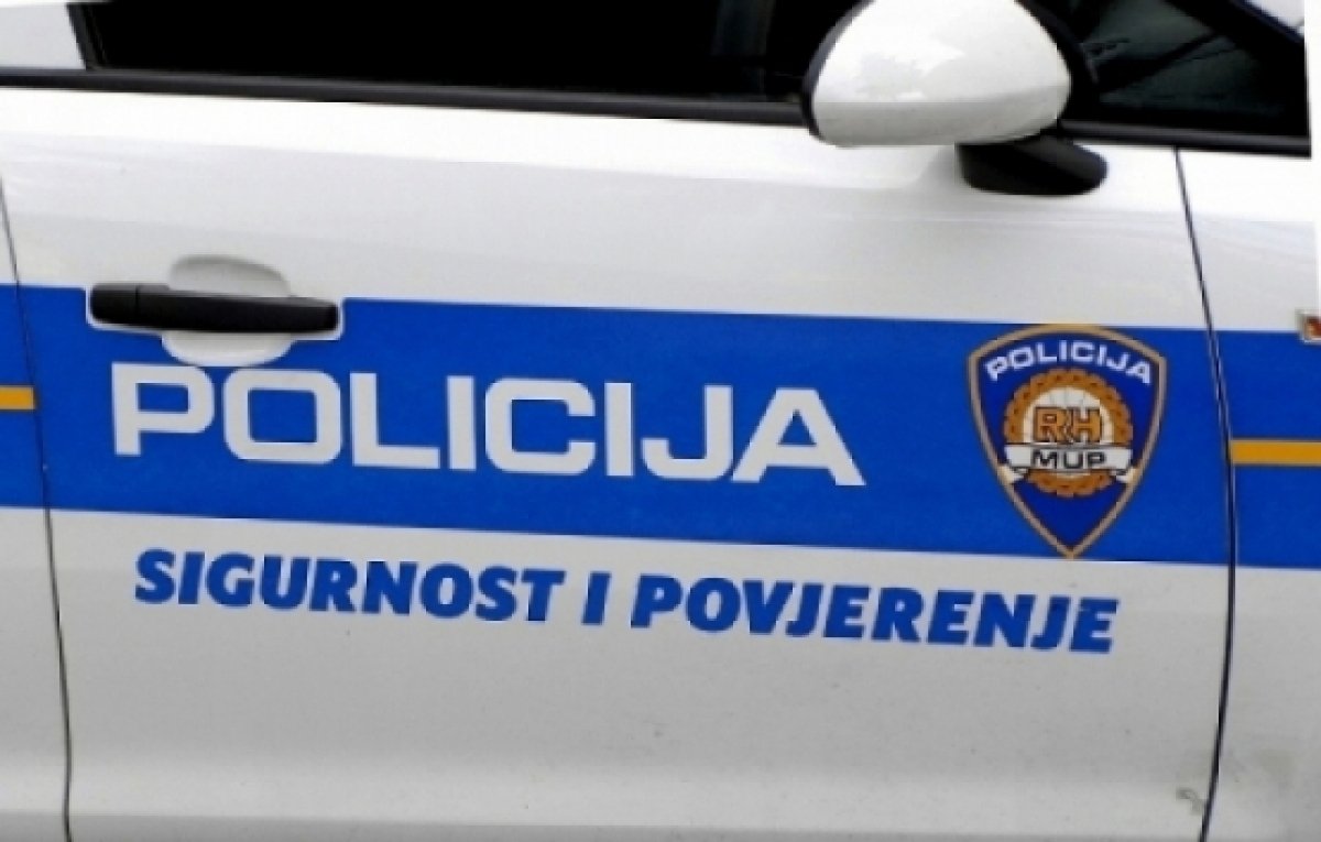 Policijac van službe na Korčuli pijan skrivio prometnu nesreću