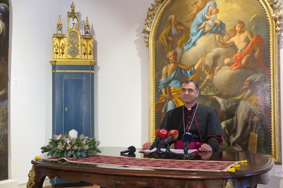 BOŽIĆNA  PORUKA BISKUPA DUBROVAČKOG ROKA GLASNOVIĆA
