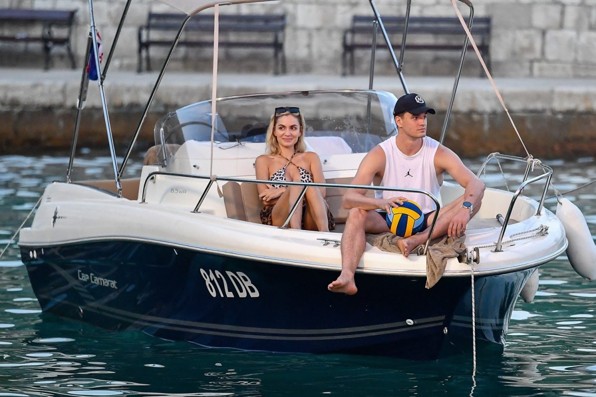 HEZONJA NE MIJENJA ADRESU?