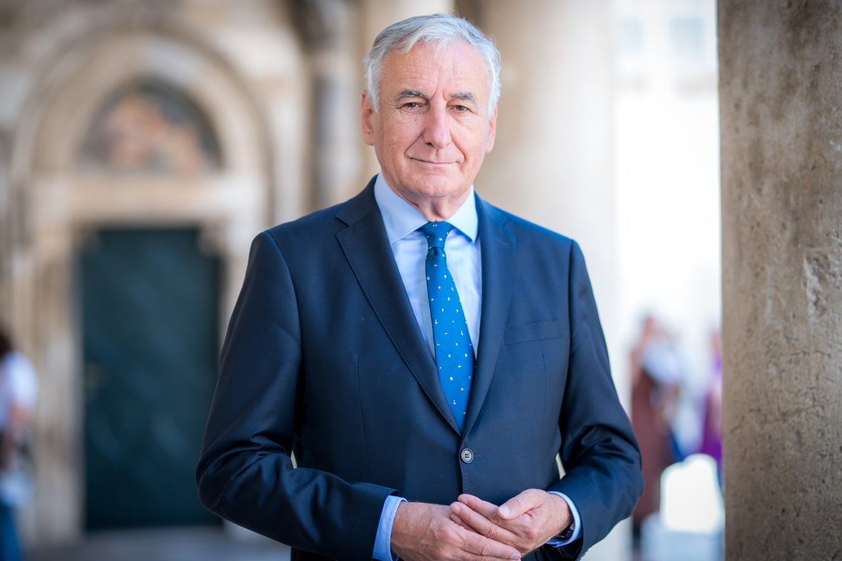 NOVOGODIŠNJA ČESTITKA ŽUPANA DOBROSLAVIĆA: 2025. GODINU ĆE OBILJEŽITI IZGRADNJA AUTOCESTE DO OSOJNIKA