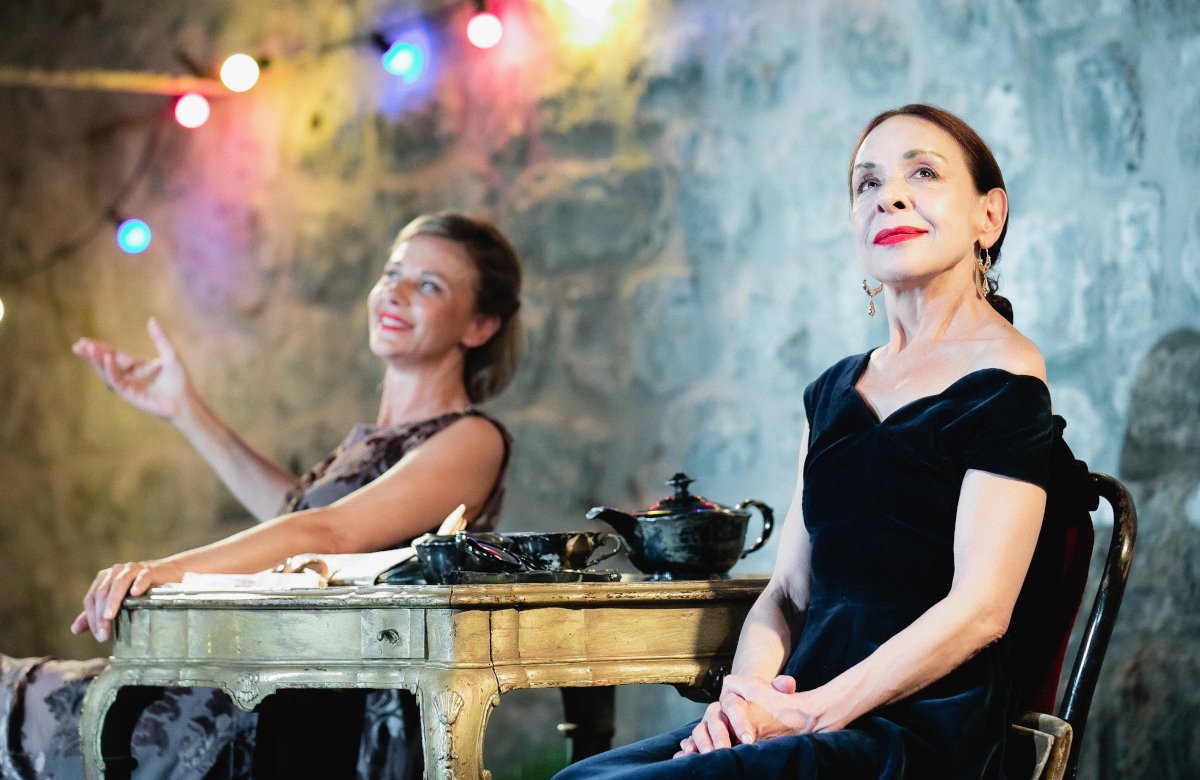 MARA I KATA OD SRIJEDE NA KAZERMI