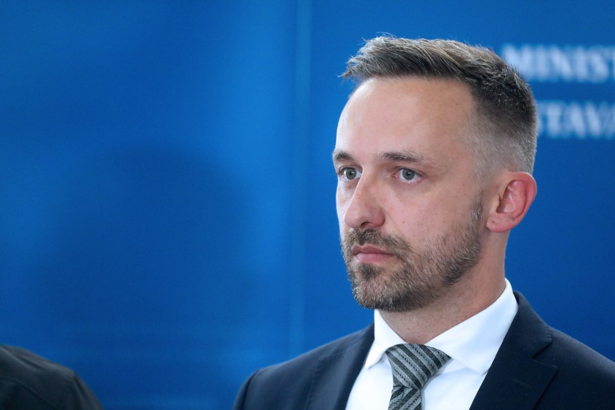 VLADA NEĆE PRISTATI NA ZAHTJEVE SINDIKATA JAVNIH SLUŽBI