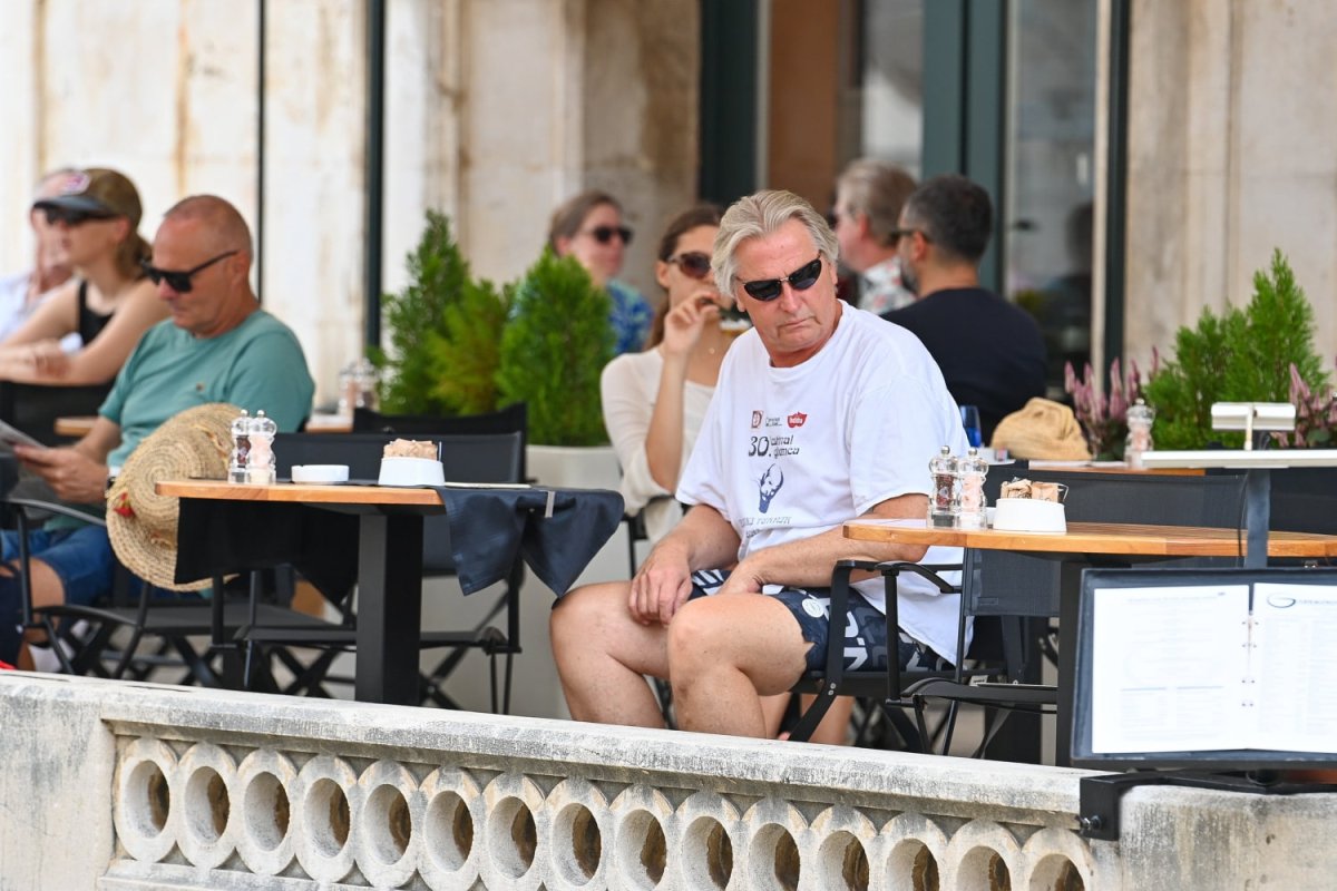 VLAHUŠIĆ SMATRA DA UGOSTITELJI MORAJU IMATI OBAVEZAN POPUST OD 30 POSTO ZA DUBROVČANE