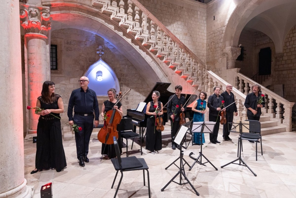 STRADUN CLASSIC FESTIVAL: PUBLIKA U KNEŽEVU DVORU UŽIVALA U ROMANTIČARSKOM GLAZBENOM PUTOVANJU